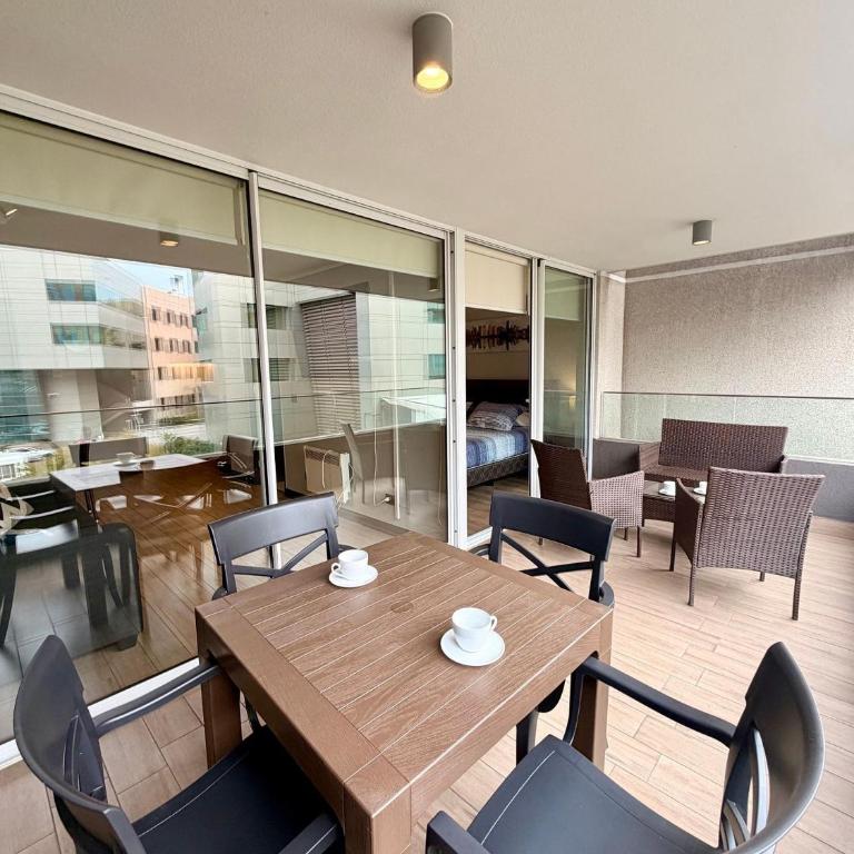A pasos de Clinica - Parking - Cama King - Wifi - One-Bedroom Apartment - 5