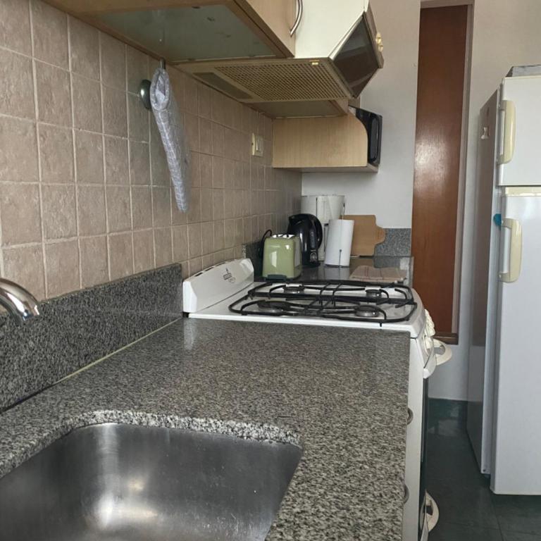 Departamento tres ambientes, en zona céntrica de Tigre - Apartamento de 2 dormitorios - 2
