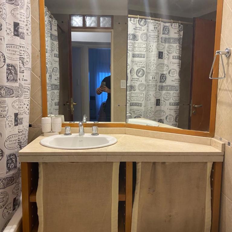 Departamento tres ambientes, en zona céntrica de Tigre - Apartamento de 2 dormitorios - 4
