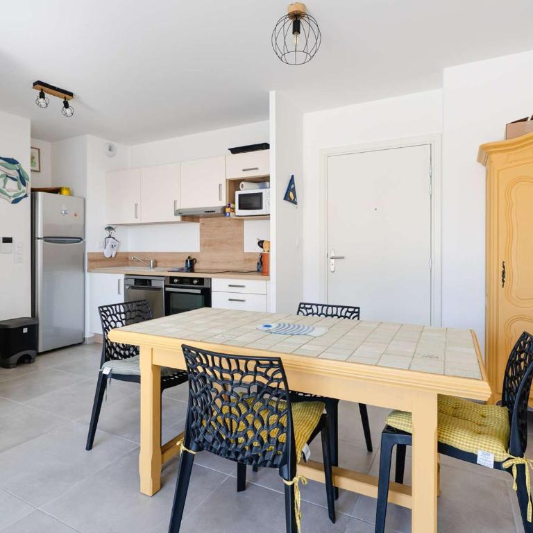 Appartement moderne, balcon et parking - 4 pers. - FR-1-409-296 - Appartement - 8