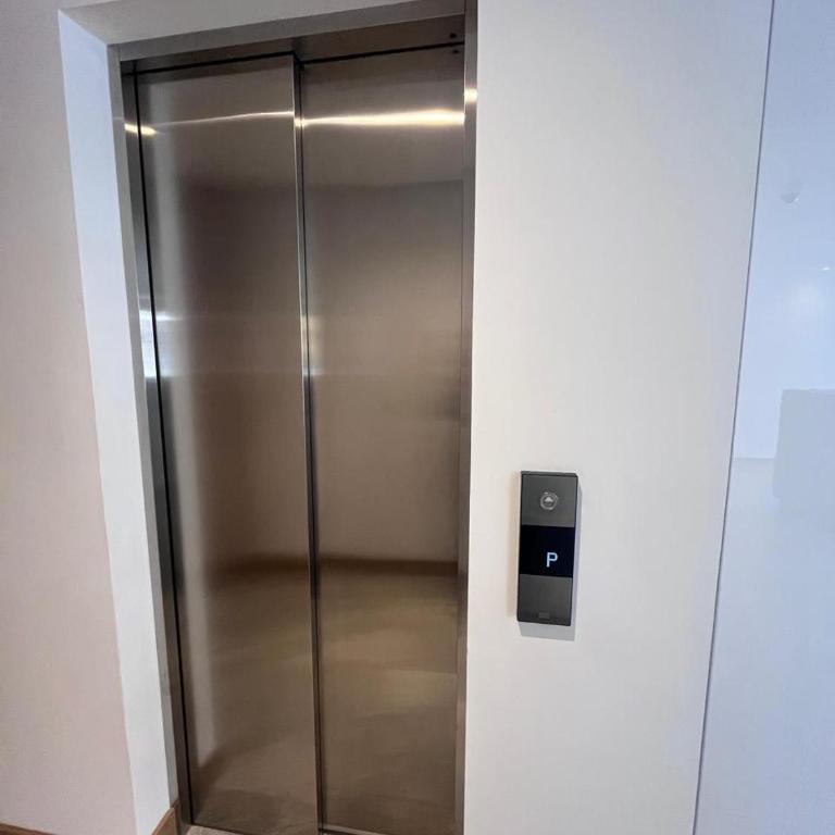 Alojamiento de Lujo con Jacuzzi y Jardín Privado - Two-Bedroom Apartment - 10