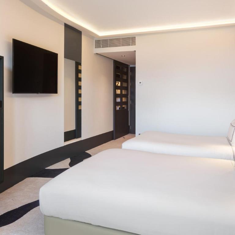 Meliá Bilbao - Family Room - 6