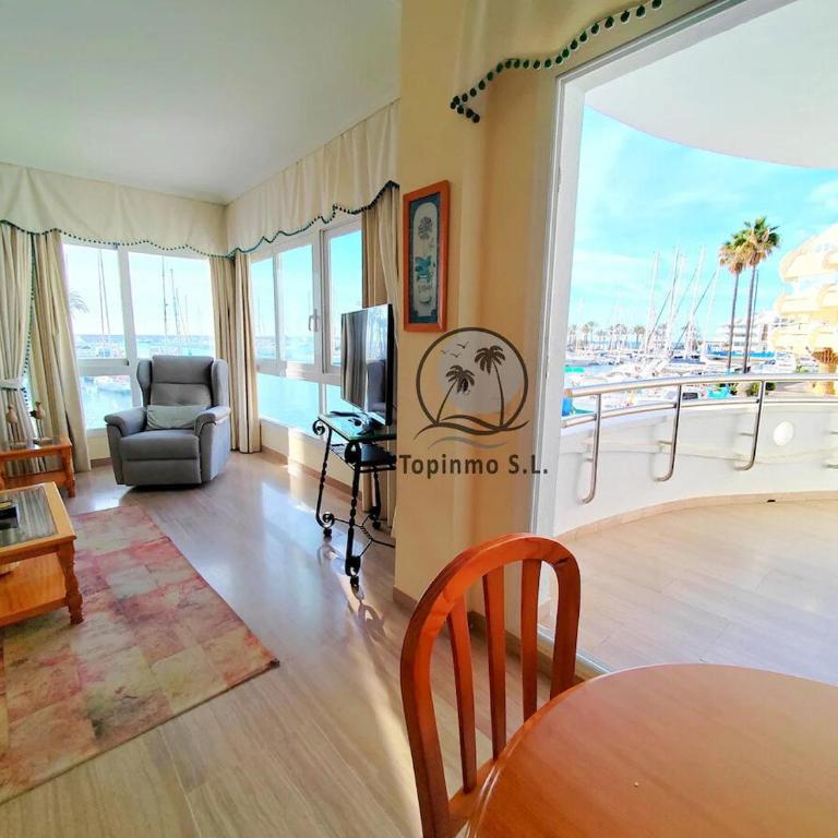 Cozy corner 2 bed apartment Island Puerto Marina - Apartamento - 12