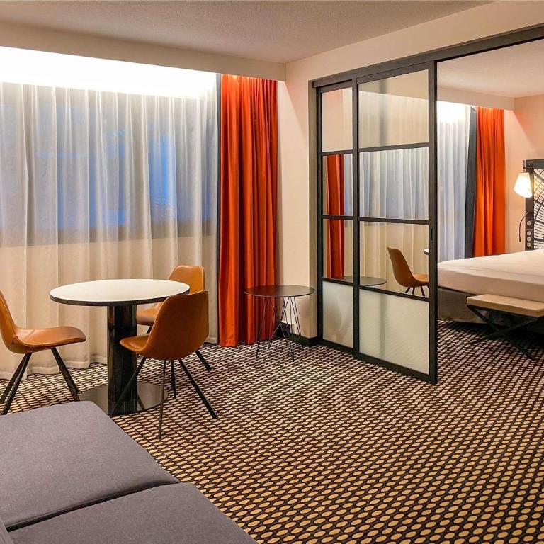 Mercure Paris Porte De Versailles Expo - Suite Familiale avec 1 Lit King-Size et 1 Canapé-Lit - Étage Supérieur - 9