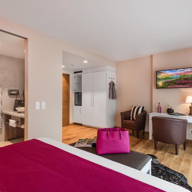 Hotel dasMEI - Zweibett-/Doppelzimmer Almrose mit Balkon - 1