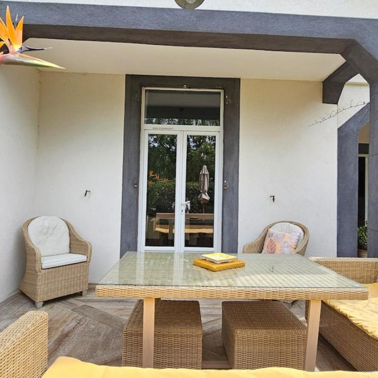 la villa Turquoise a Sanary 250M de la mer clim parking wifi! - Maison 3 Chambres - 6