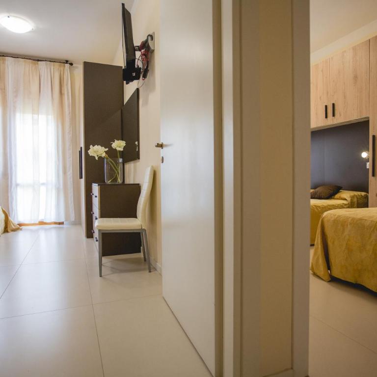 Hotel Augusta - Suite con 2 Camere da Letto e con Vista Mare Laterale - 6