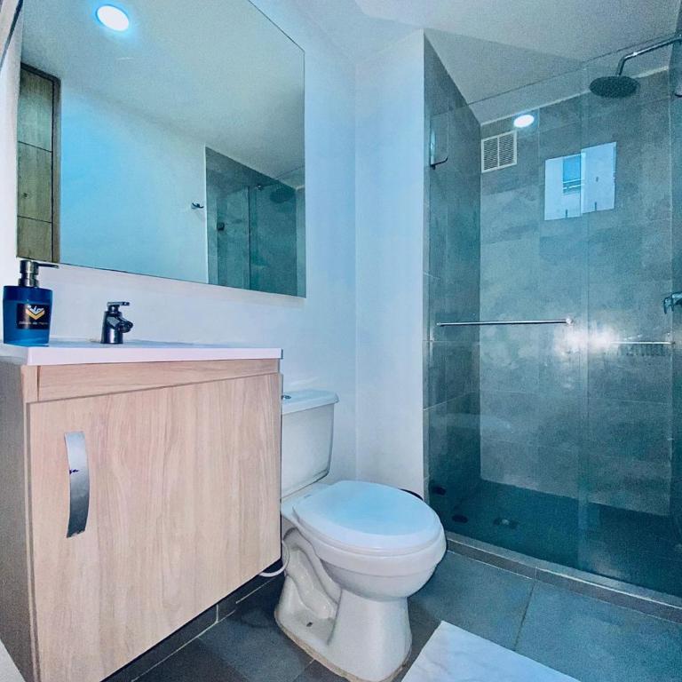 Varun Luxury Down Town Bogotá la Candelaria - Habitación con 2 camas grandes - 2