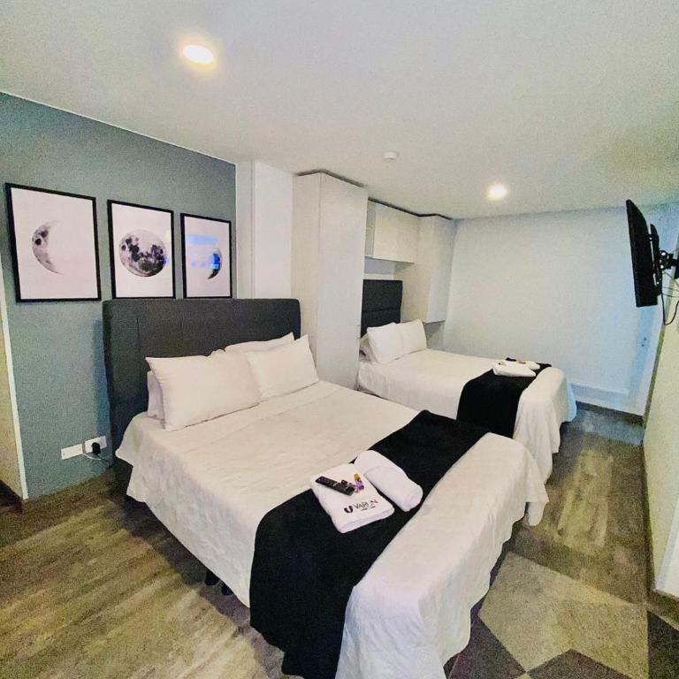 Varun Luxury Down Town Bogotá la Candelaria - Habitación con 2 camas grandes - 6