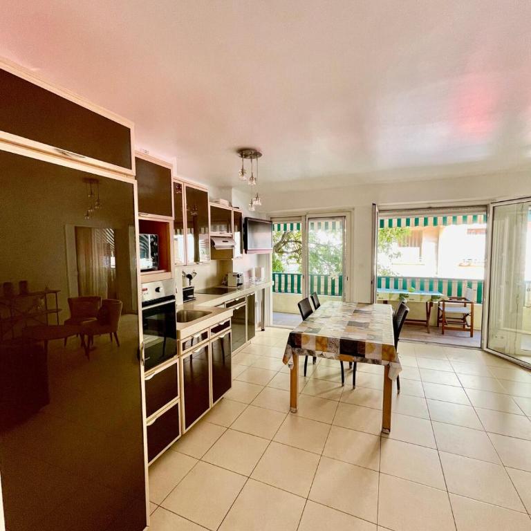 Bright Apartment - 2 Min Walk to Beach - Appartement 1 Chambre - 10