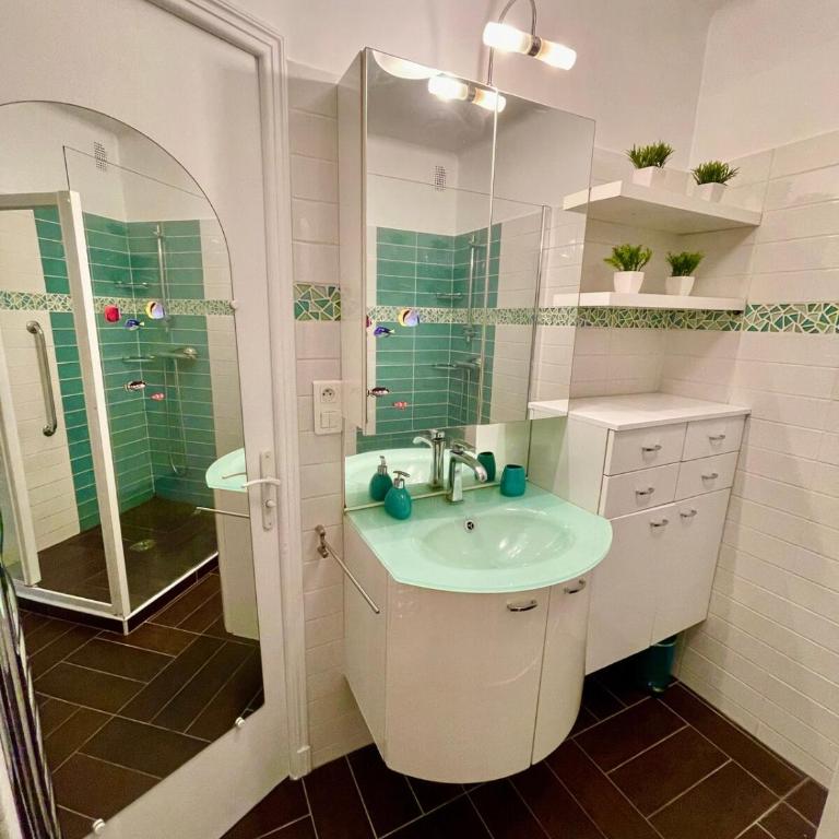 Bright Apartment - 2 Min Walk to Beach - Appartement 1 Chambre - 28