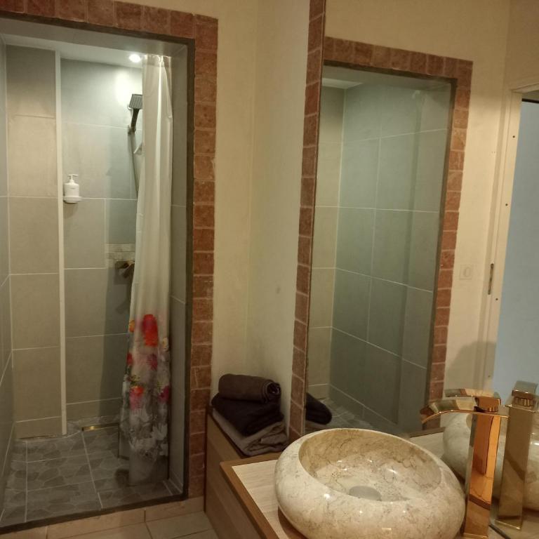 CHAMBRES D'HÔTES 4 Allée Richemond - Chambre Double avec Balcon - 3