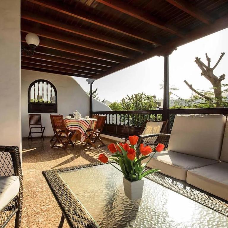Amplia casa familiar con piscina y jardín - Four-Bedroom Vacation Home - 7