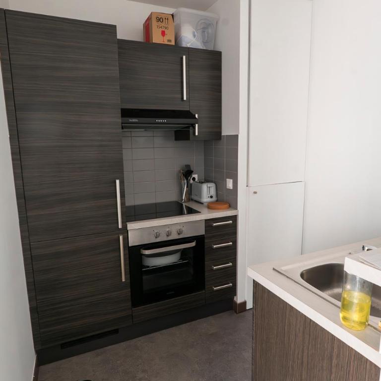 HYPER CENTRE à 80m du marché central, T2 très calme Rue du Minage - Appartement 1 Chambre - 9