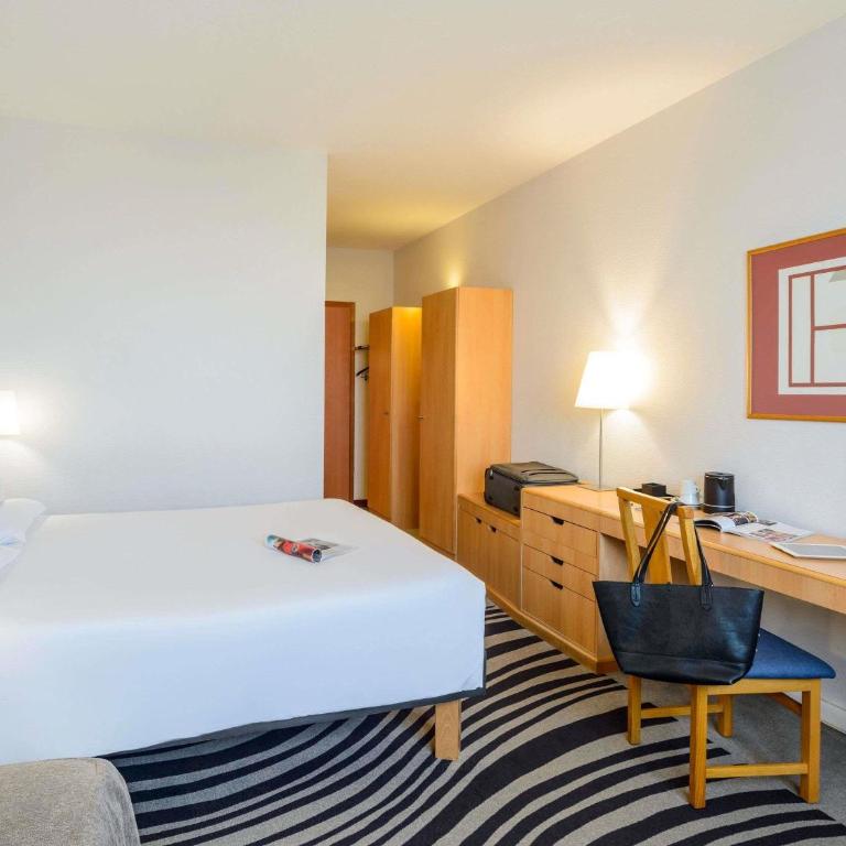 Novotel Torino Corso Giulio Cesare - Standard King Room with Sofa Bed - 9