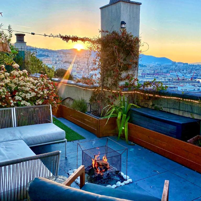 Terrazza su Genova - 300sqm Rooftop Penthouse w Sea & City Views - Close to Aquarium - Penthouse Apartment - 24