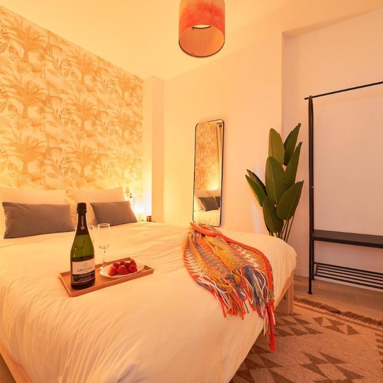 Modern flat with Andalusian patio, 5 min to center - Apartamento de 2 dormitorios - 1