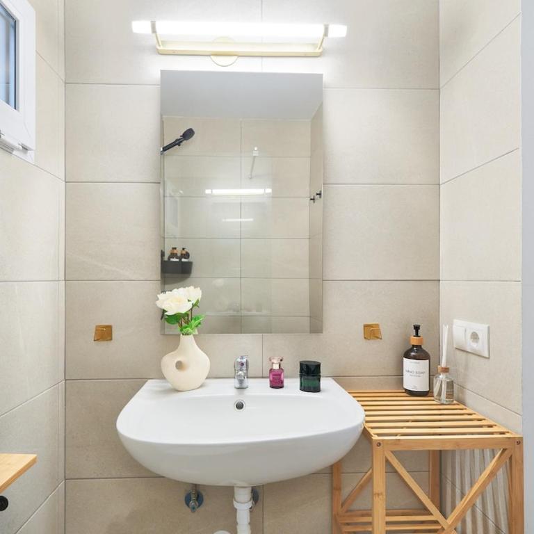 Modern flat with Andalusian patio, 5 min to center - Apartamento de 2 dormitorios - 7