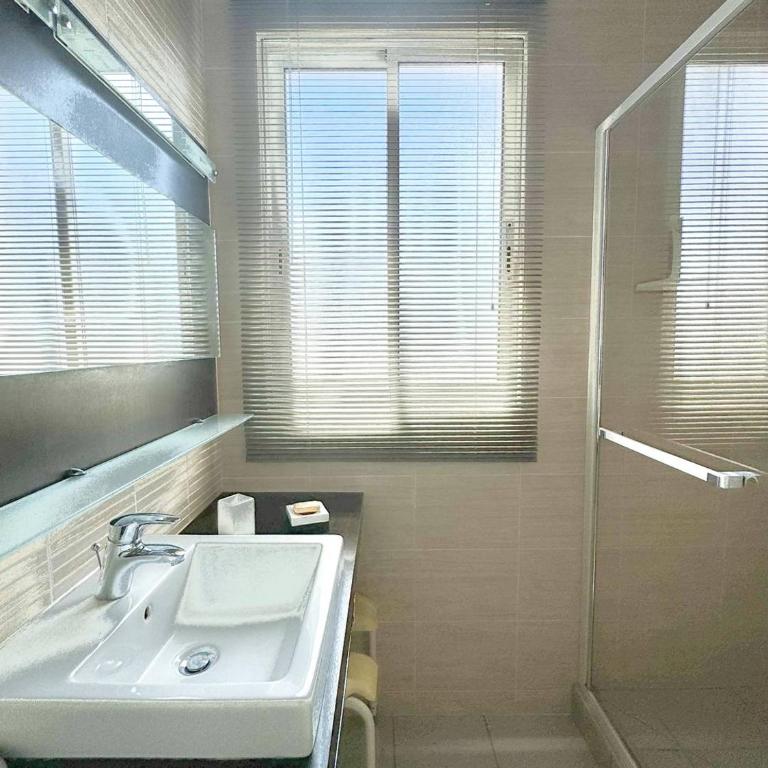 Superbe T2 avec vue sur le port et la mer avec parking privé 4RP221 - Studio-Apartment mit Meerblick - 8