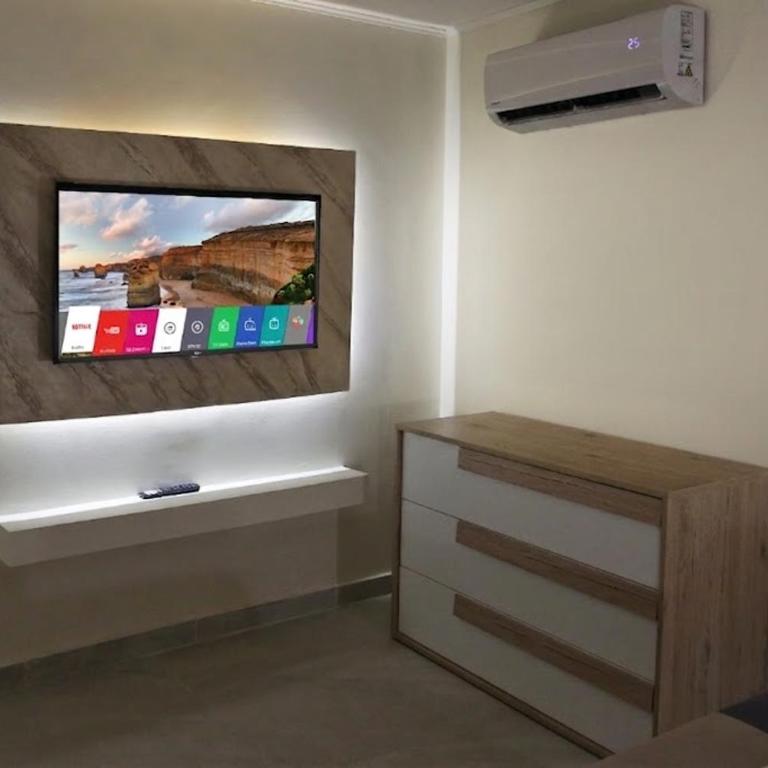 Mika House - One-Bedroom Apartment - 4