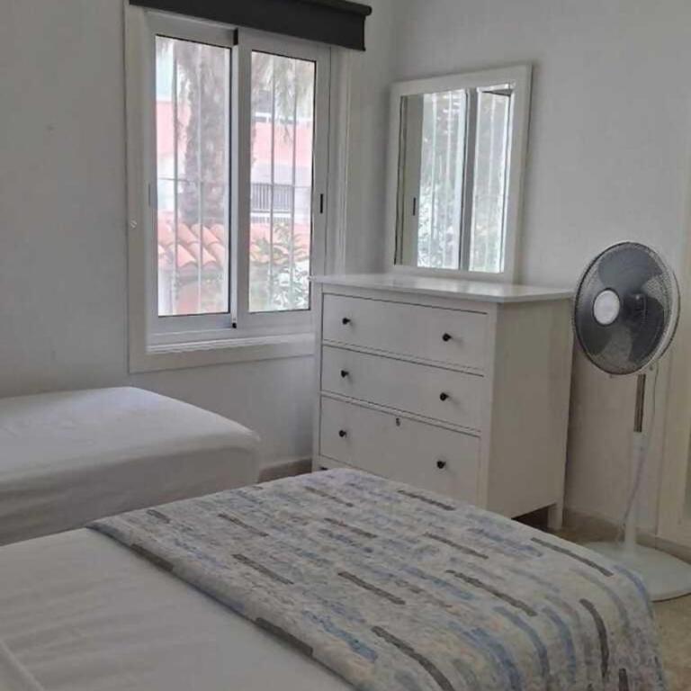 Apartamento con piscina en Playa de las Américas - Apartamento de 1 dormitorio - 10