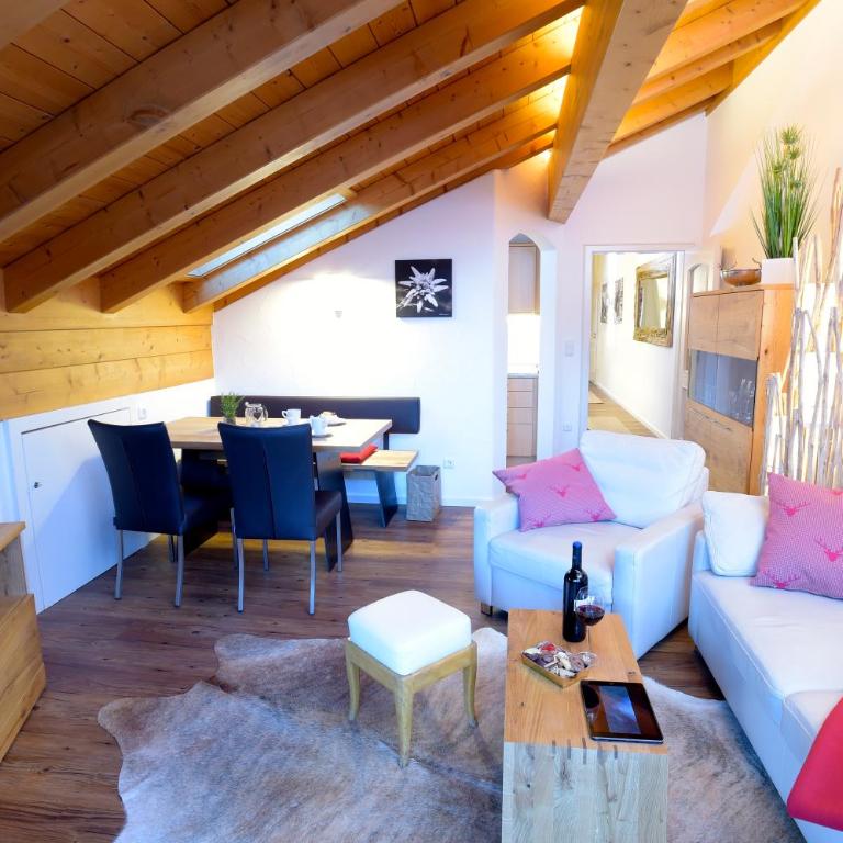 Ferienwohnungen Gerlach - Apartment mit 2 Schlafzimmern und 3 Balkonen - 2