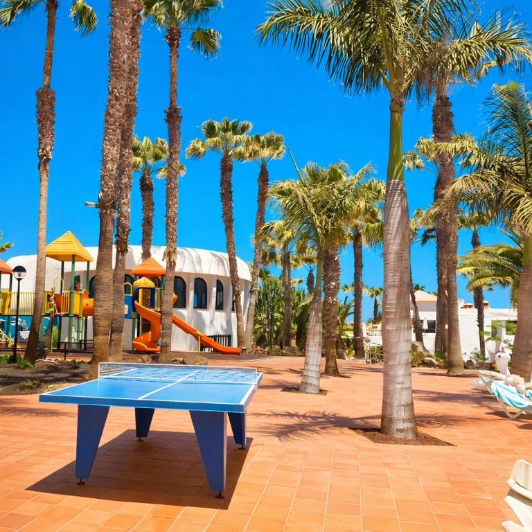 Corralejo Holiday Rentals - Apartamento de 2 dormitorios con terraza - 12