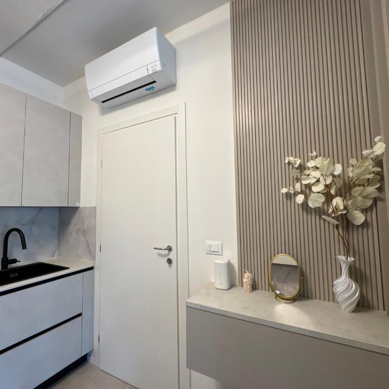Golden Charme Suite - One-Bedroom Apartment - 8
