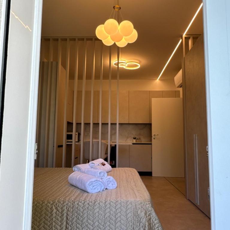 Golden Charme Suite - One-Bedroom Apartment - 15