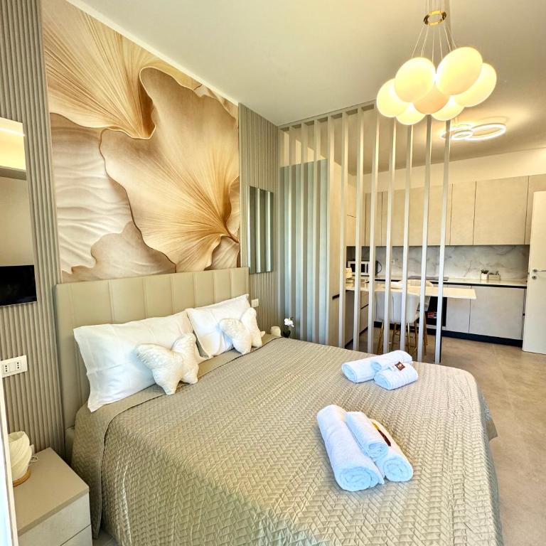 Golden Charme Suite - One-Bedroom Apartment - 3