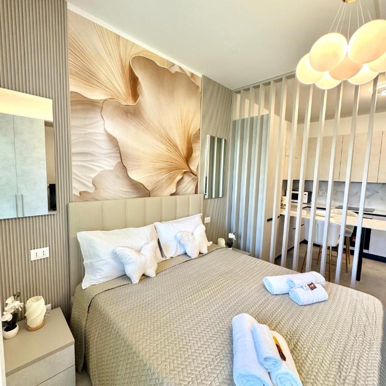 Golden Charme Suite - One-Bedroom Apartment - 2