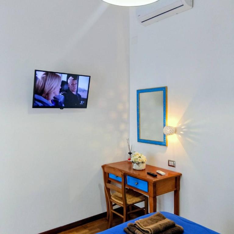 Room Capri in Villa La Tavernetta - Camera Matrimoniale con Bagno Privato - 1