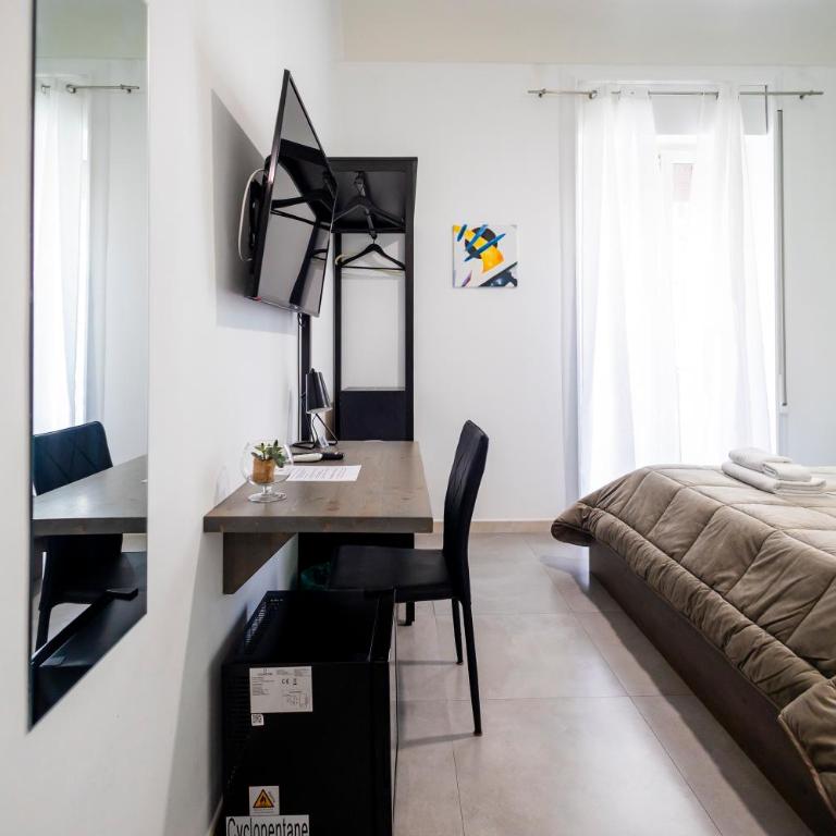 Palermo Bella Rooms - Deluxe Double Room with Balcony - 2