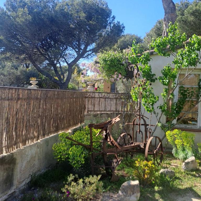 villa provençale avec piscine privée- jardin- terrasses ombragées à 5mn d'Arles - Villa con Piscina Privata - 11
