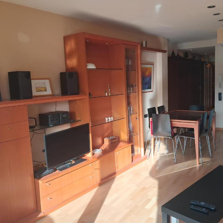 APARTAMENTO de 3 HABITACIONES a 2 MINUTOS DE LA PLAYA - Apartamento de 3 dormitorios - 4