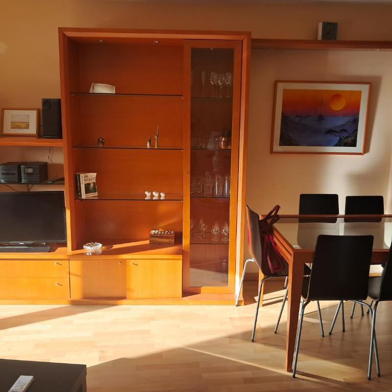 APARTAMENTO de 3 HABITACIONES a 2 MINUTOS DE LA PLAYA - Apartamento de 3 dormitorios - 6
