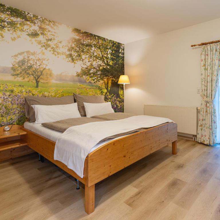 Landhaus Bender Ferienwohnung mit Terrasse und Garten - Apartment mit 2 Schlafzimmern und Terrasse - 1