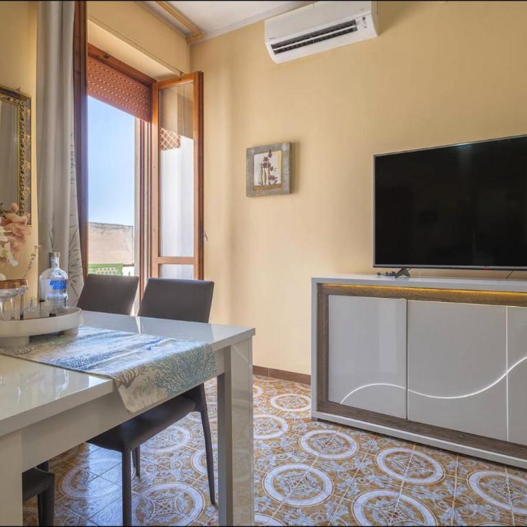 Seaside Escape to Alghero in Sardinia - Two-Bedroom House - 4