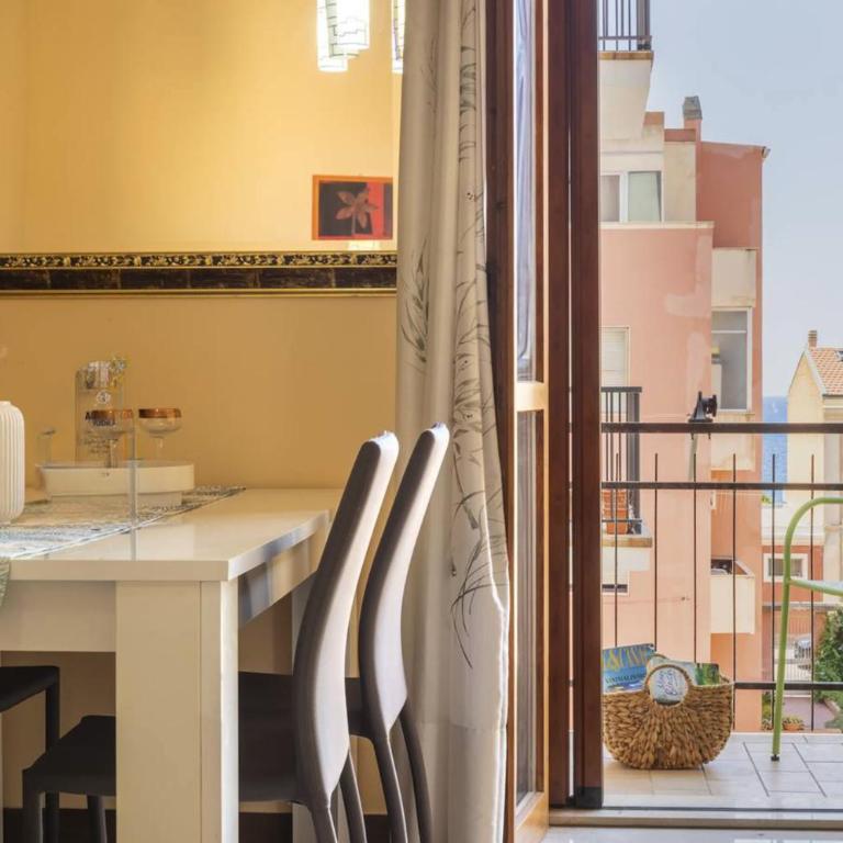 Seaside Escape to Alghero in Sardinia - Two-Bedroom House - 1