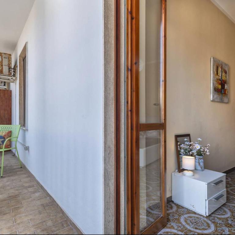 Seaside Escape to Alghero in Sardinia - Two-Bedroom House - 19