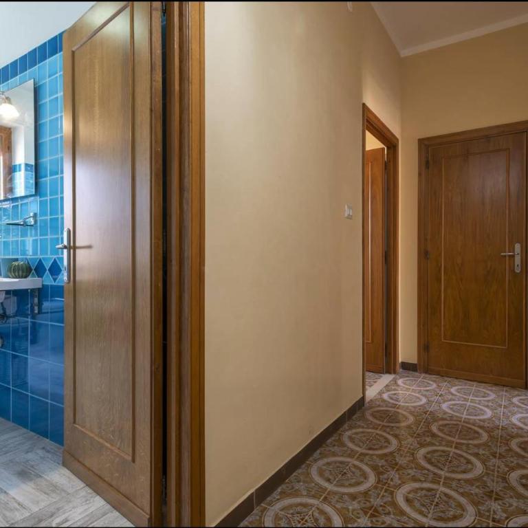 Seaside Escape to Alghero in Sardinia - Two-Bedroom House - 24