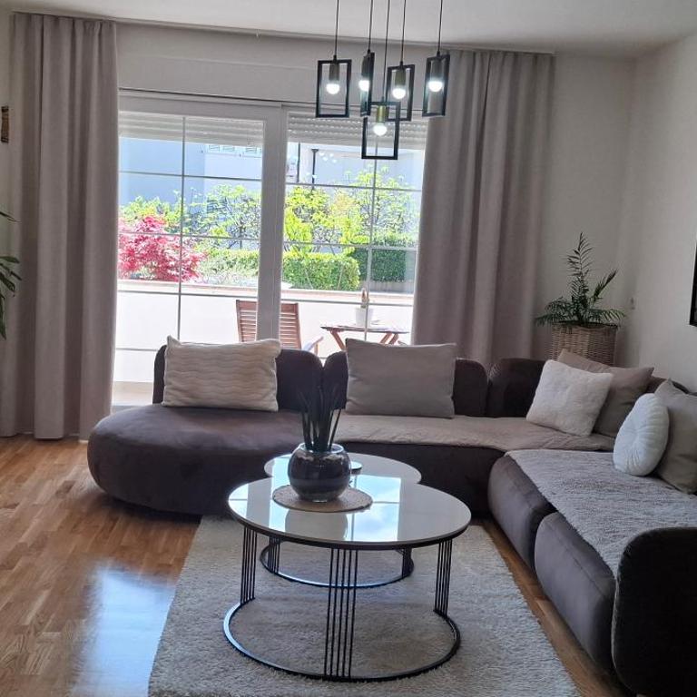 Guest House NO 13 - Three-Bedroom Apartment - 7