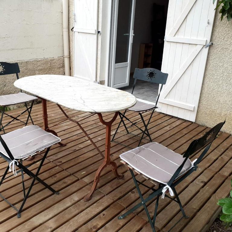T2 Carpentras proche Avignon au calme jardin - Appartement 1 Chambre - 4