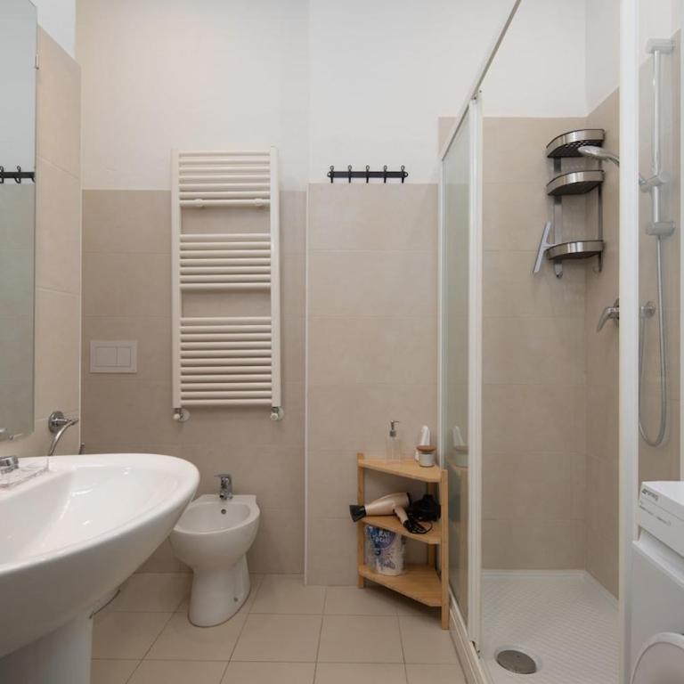 Spacious and bright accommodation with free parking - Appartamento con 2 Camere da Letto e Terrazza - 20