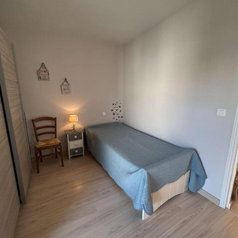 Appartement confortable proche plage avec balcon - Saint-Jean-de-Monts, 2 chambres, parking inclus - FR-1-224C-245 - Appartement - 12