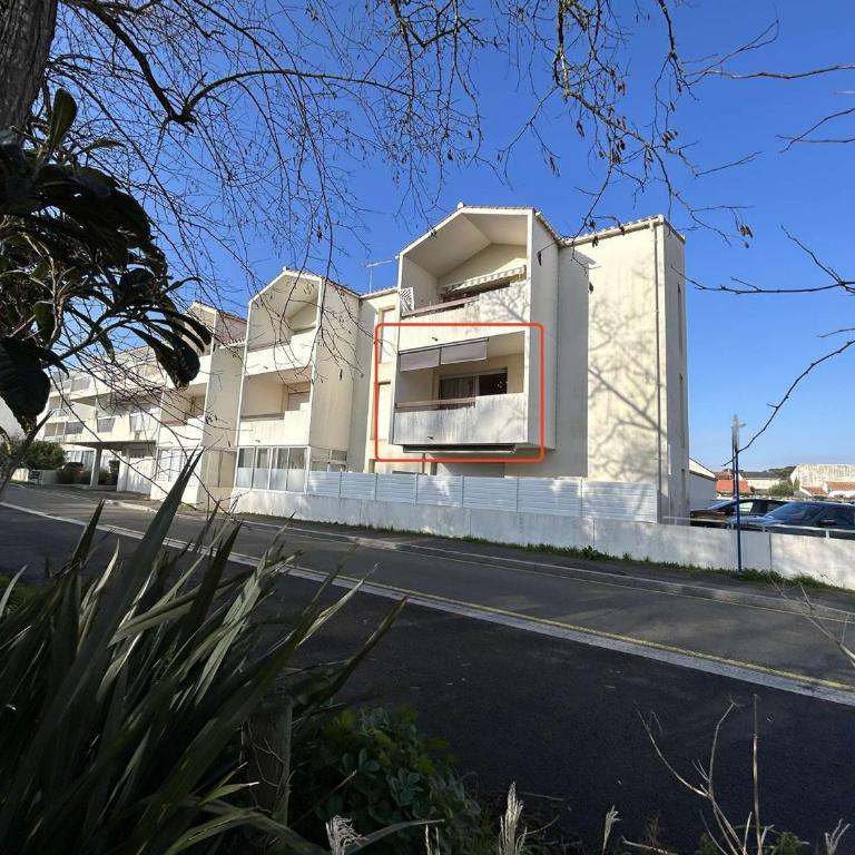 Appartement confortable proche plage avec balcon - Saint-Jean-de-Monts, 2 chambres, parking inclus - FR-1-224C-245 - Appartement - 17