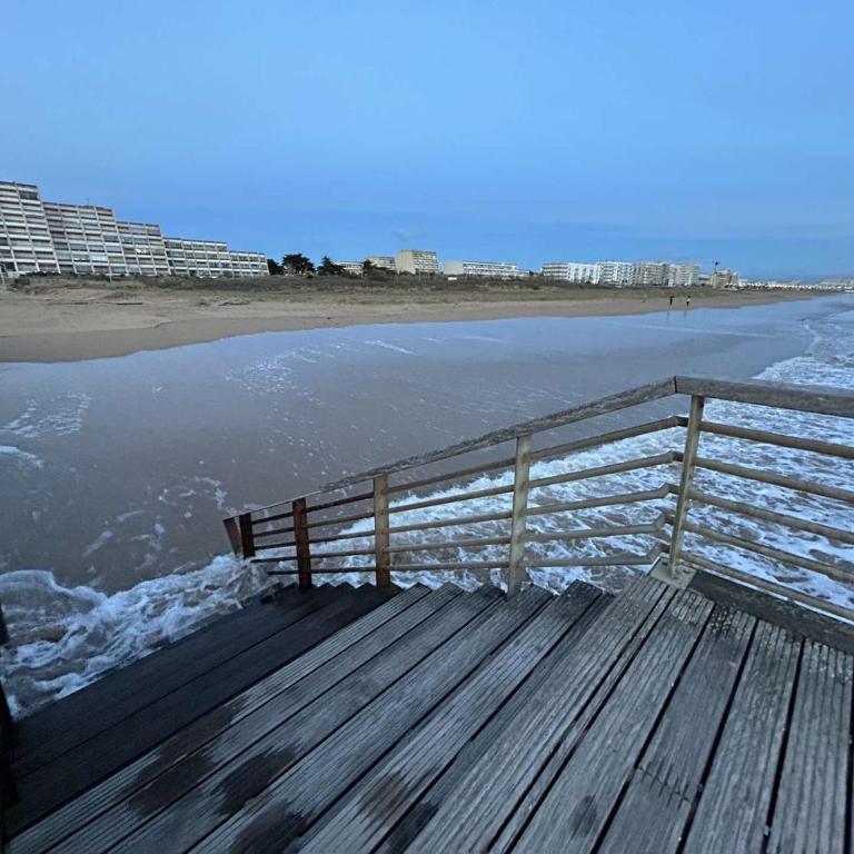 Appartement confortable proche plage avec balcon - Saint-Jean-de-Monts, 2 chambres, parking inclus - FR-1-224C-245 - Appartement - 21