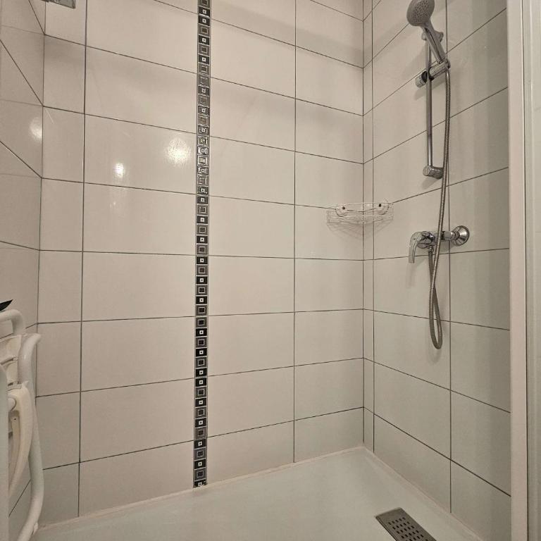 Appartement T2 avec clim, parking et wifi - Balaruc-les-Bains - Appartement 1 Chambre - 12