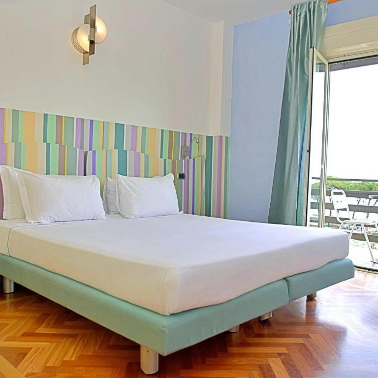 HA Hotel - Camera Deluxe Matrimoniale/Doppia con Letti Singoli con Vista Lago - 4