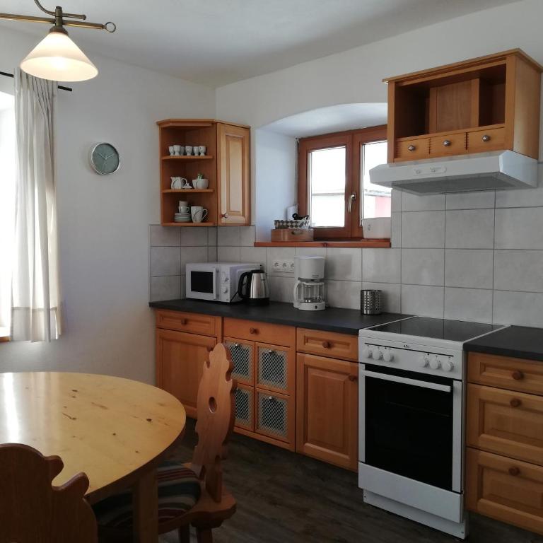 Erlhofer Apartments - Apartment mit 2 Schlafzimmern und Terrasse - 10